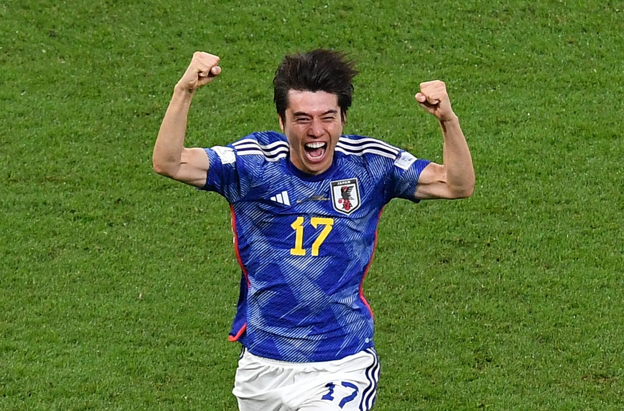 Ao Tanaka celebra el segundo gol de Japón ante España (REUTERS/Jennifer Lorenzini)