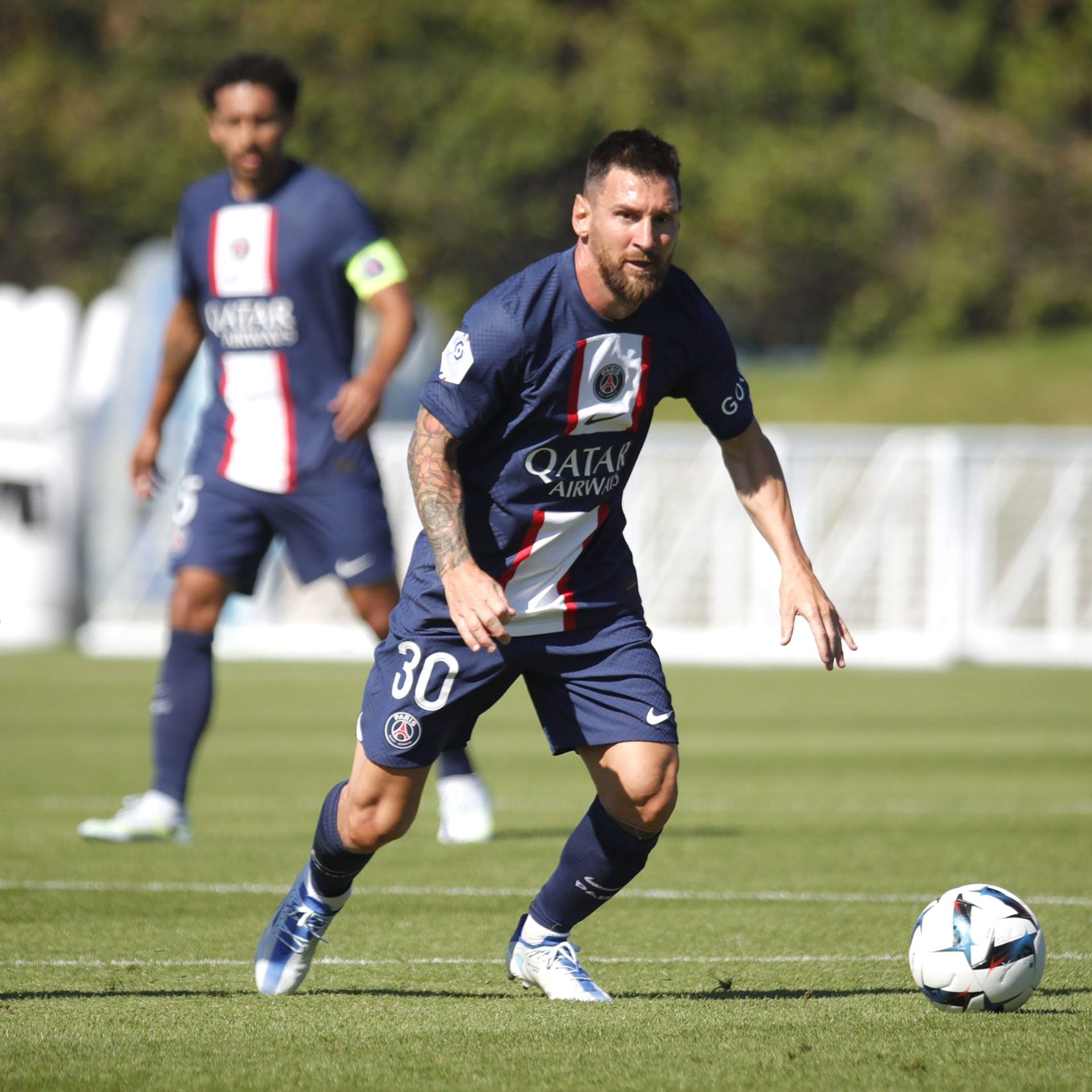 Lionel Messi jugó el primer tiempo en el amistoso del PSG ante el Quevilly-Rouen Métropole (@PSG_inside)