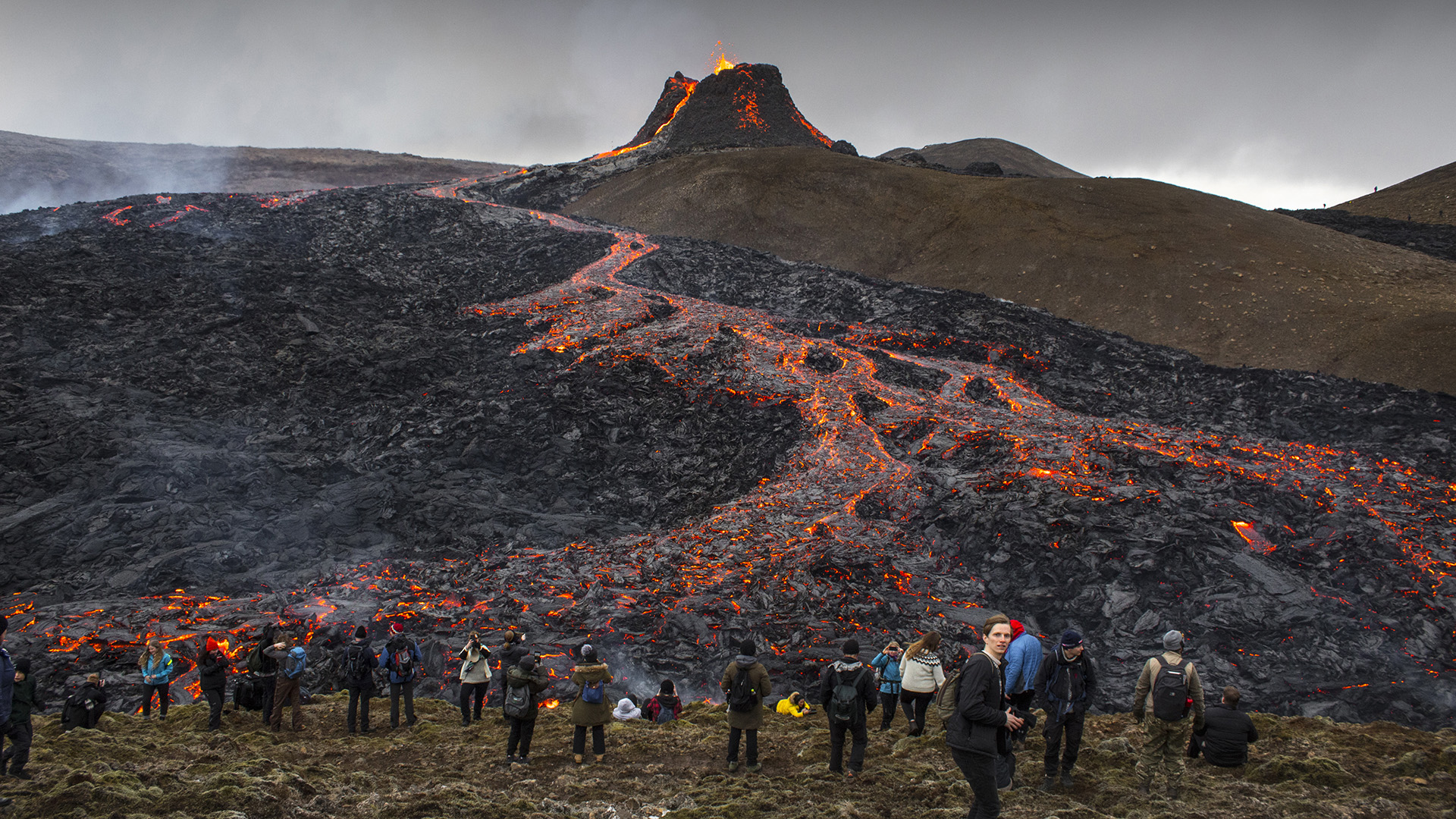 Islandia es un país insular nórdico que se caracteriza por su espectacular paisaje con volcanes, géiseres, termas y campos de lava (Foto: AP Photo/Marco Di Marco)