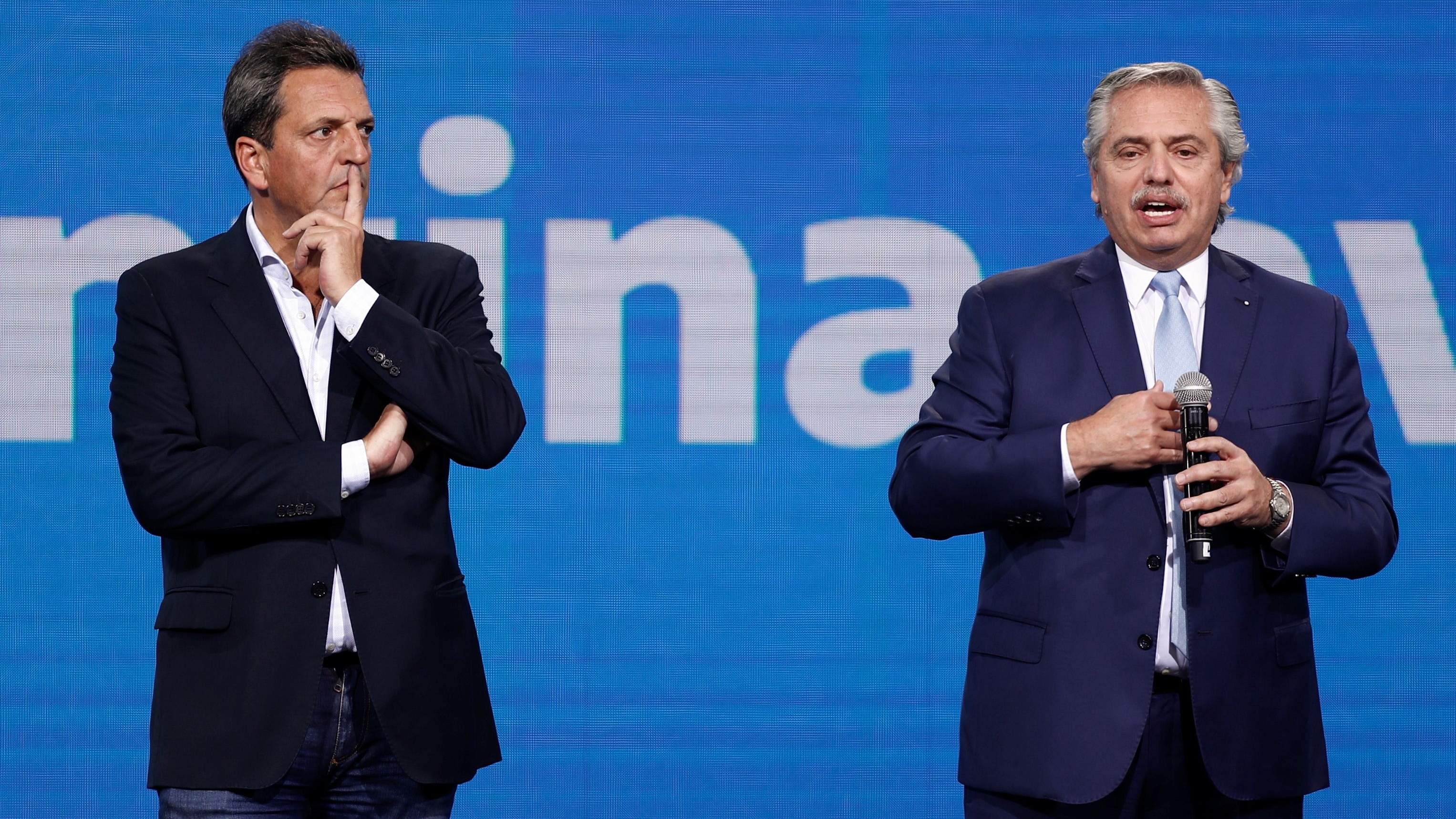 El ministro de Economía, Sergio Massa, y el presidente Alberto Fernández. (Foto: REUTERS/Agustin Marcarian)