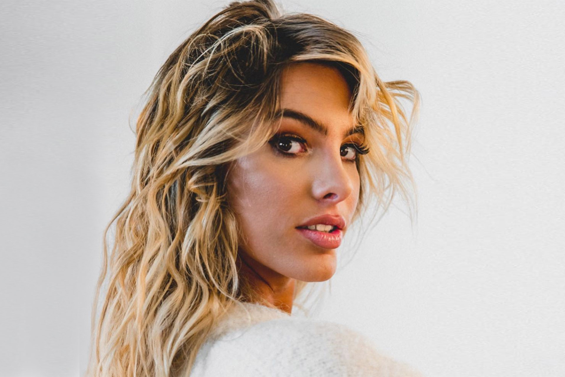 Ese beso no se dio”: Lele Pons negó un romance con Sebastián Yatra - Infobae