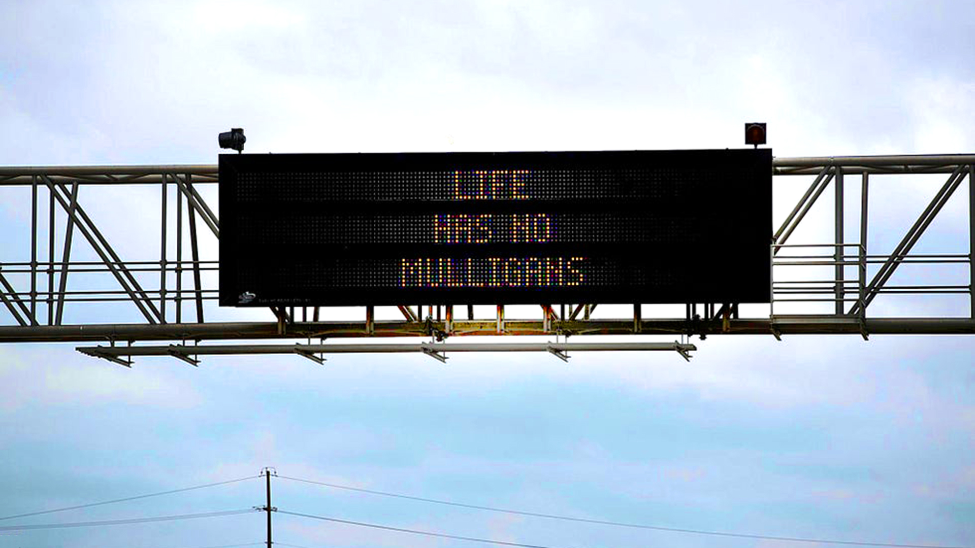 Un reciente estudio elaborado en el estado de Texas, EE.UU.  evaluó las señalizaciones que se han colocado en las pantallas de advertencias eventuales, esos carteles luminosos que transmiten mensajes a los automovilistas