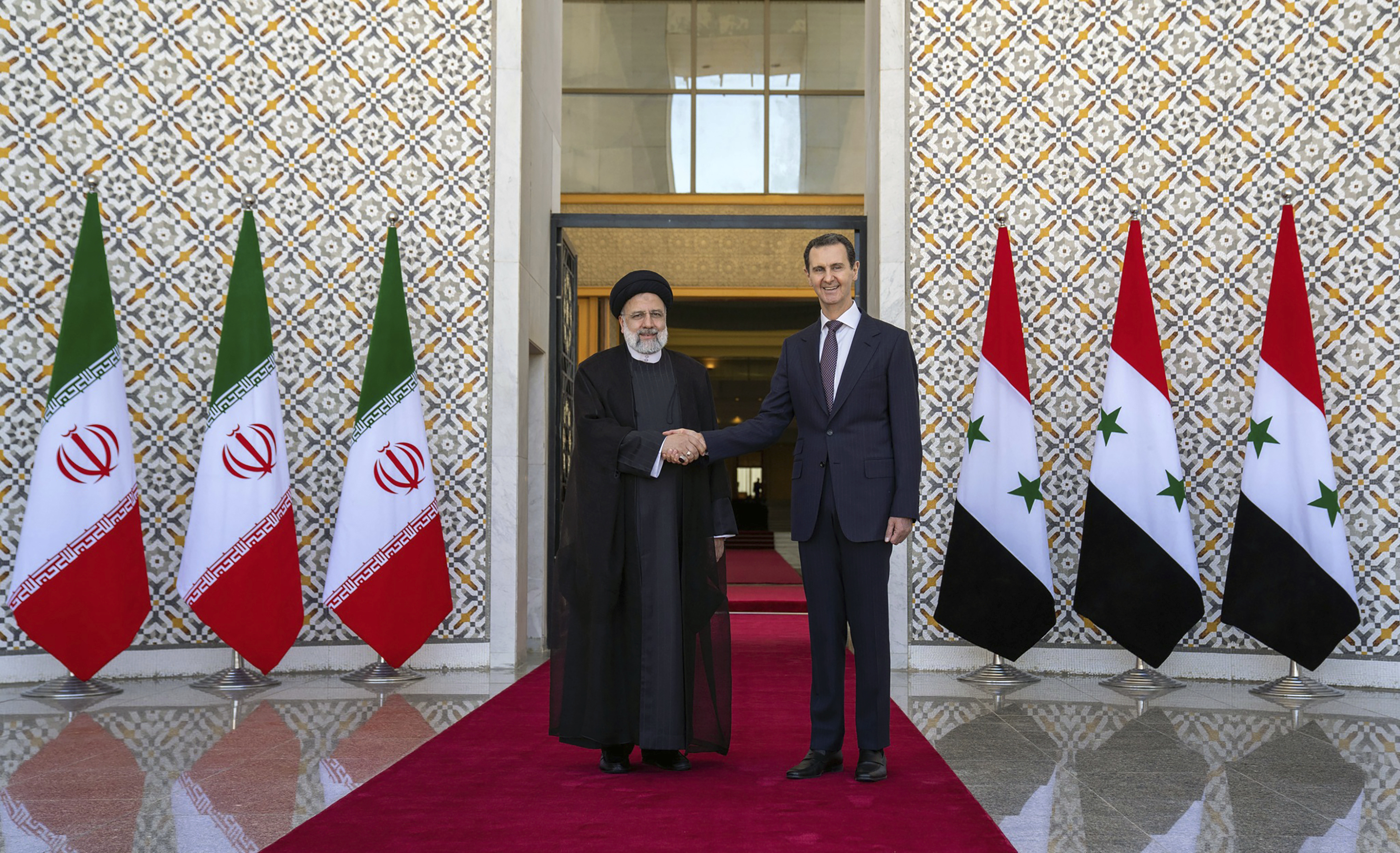 El presidente iraní Ebrahim Raisi se reunió con el dictador Bashar al Assad en Siria