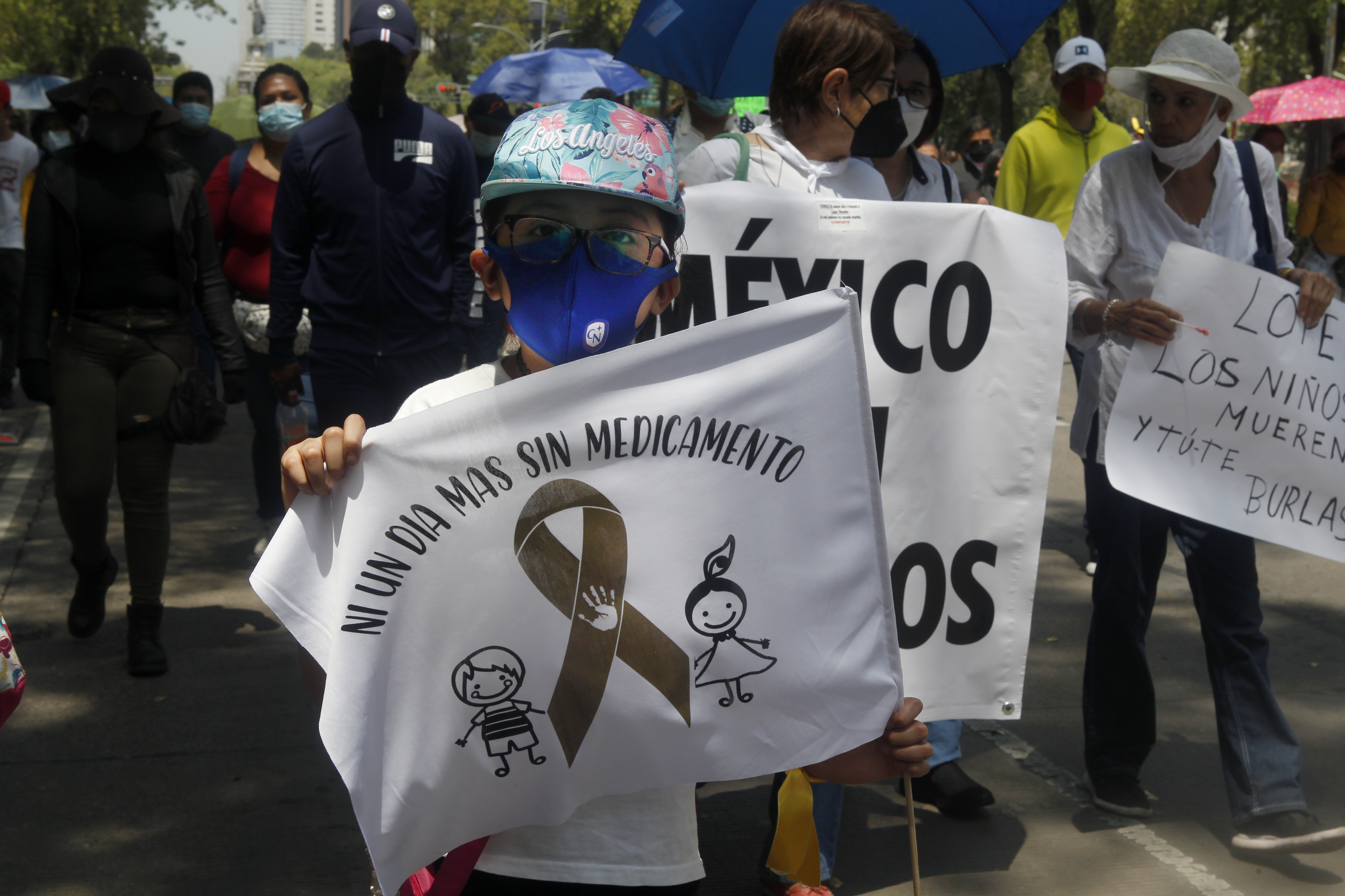 A ellos no, pero al Chapo sí: padres de niños con cáncer criticaron indiferencia de AMLO