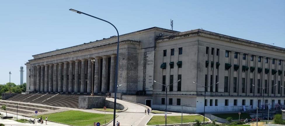 Las universidades deberán garantizar las medidas de distanciamiento e higiene necesarias para disminuir el riesgo de contagio de coronavirus