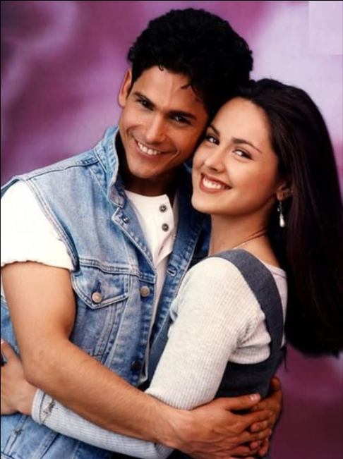 Flavio César y Natalia Esperón en  Agujetas de color de rosa (1994) Foto: IMDB/Televisa
