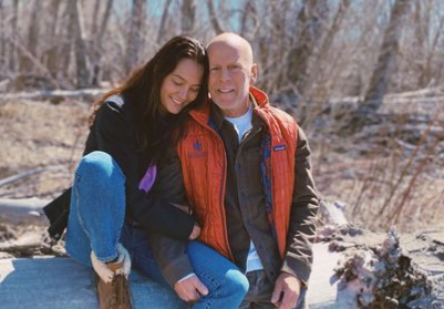 Bruce Willis con su actual mujer Emma (Foto: IG @emmahemingwillis)