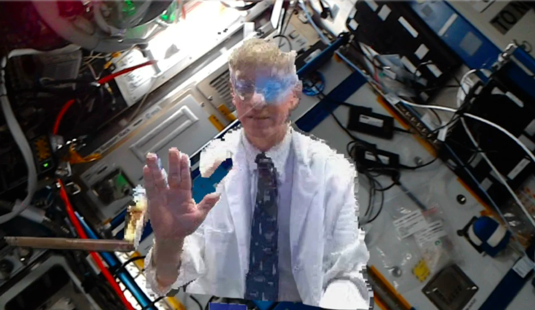 Dr. Schmid en su teletransportación haciendo el saludo de Star Trek (Foto: NASA)
