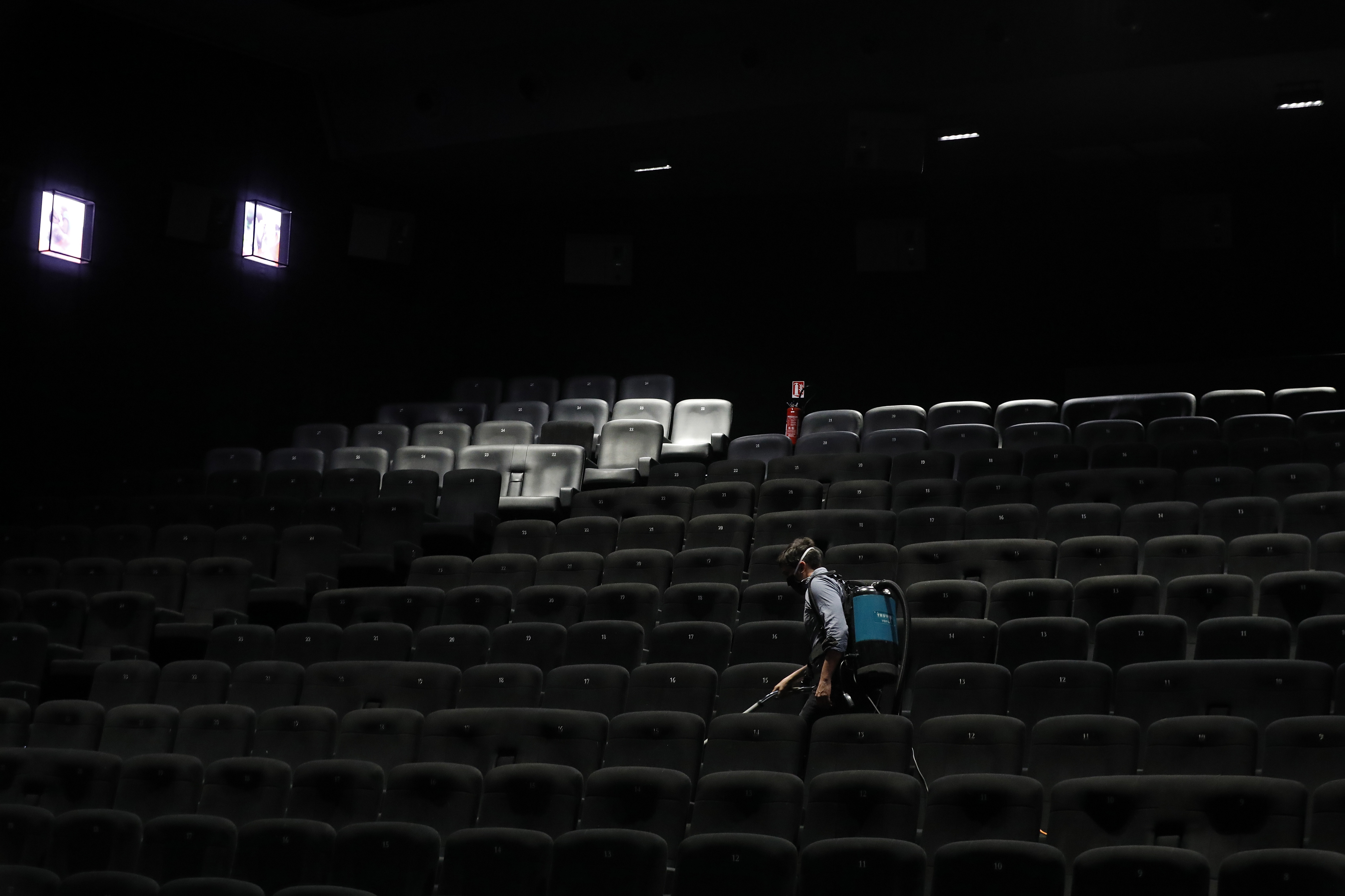 Avanzan las negociaciones para reabrir los cines en la ciudad de Buenos  Aires y el conurbano bonaerense a fin de mes - Infobae