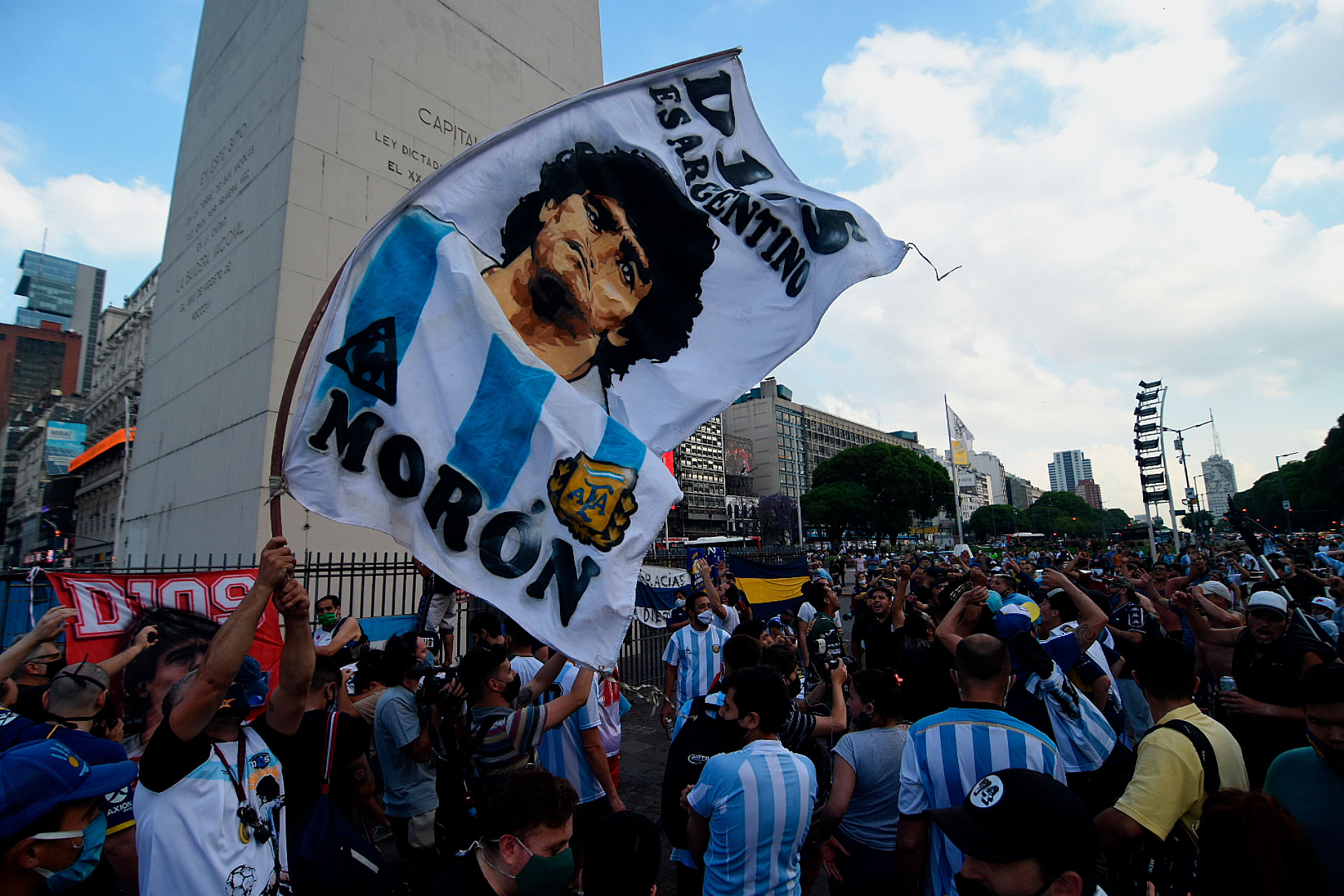 Una de las banderas que ganaron la escena en el Obelisco (Nicolás Stulberg)