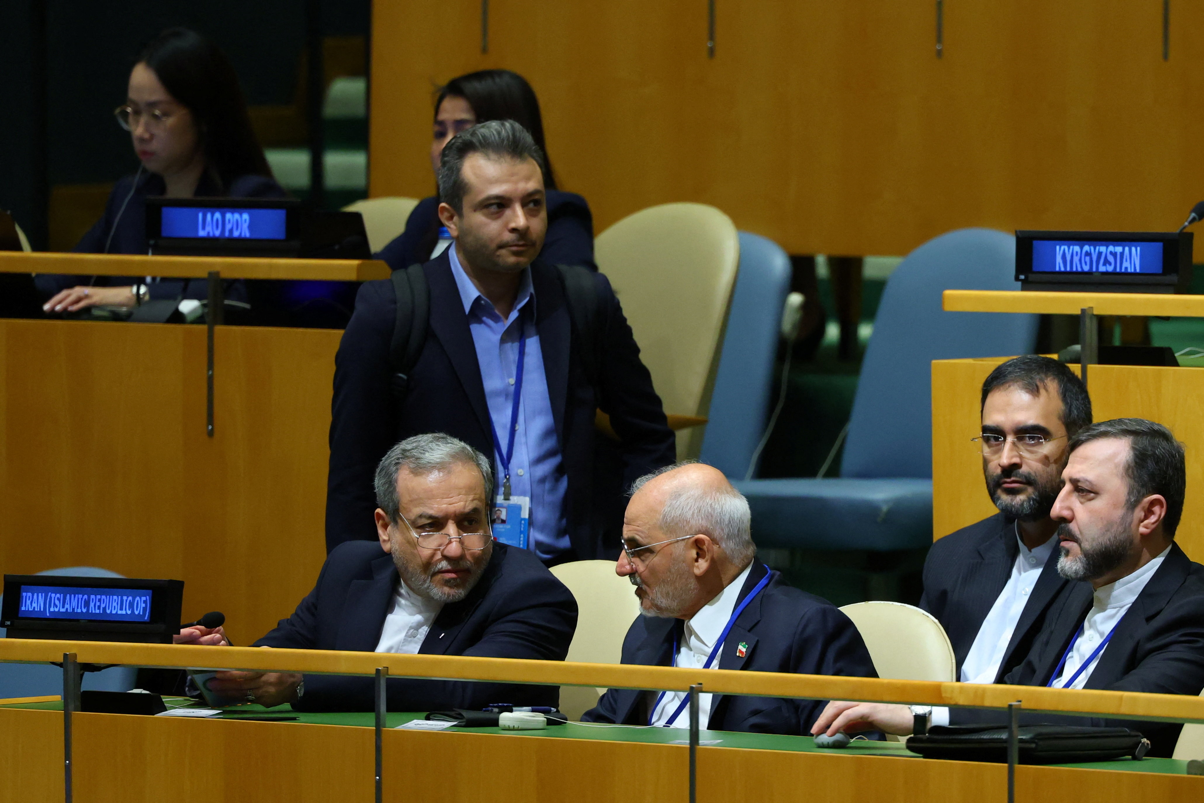 Irán dio detalles de su propuesta para reabrir el estrecho de Ormuz y el precio del petróleo cae en Europa y Estados Unidos