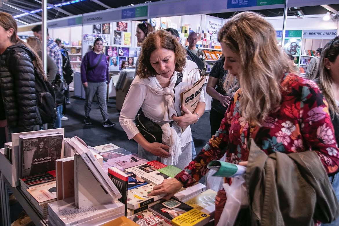 La Feria del Libro de Rosario transita su tramo central con más de 350 actividades, autores, editoriales y propuestas para todas las edades