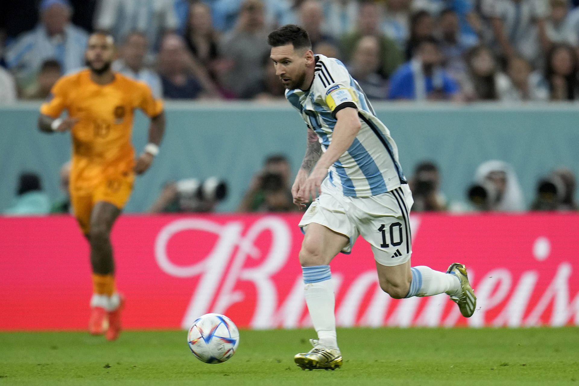 Messi tuvo el primer disparo directo al arco para la Selección (AP Photo/Ricardo Mazalan)