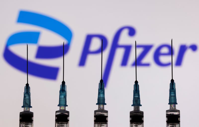 La formulación de ARN mensajero de Pfizer fue la primera vacuna contra el COVID autorizada de emergencia en el mundo (Reuters)