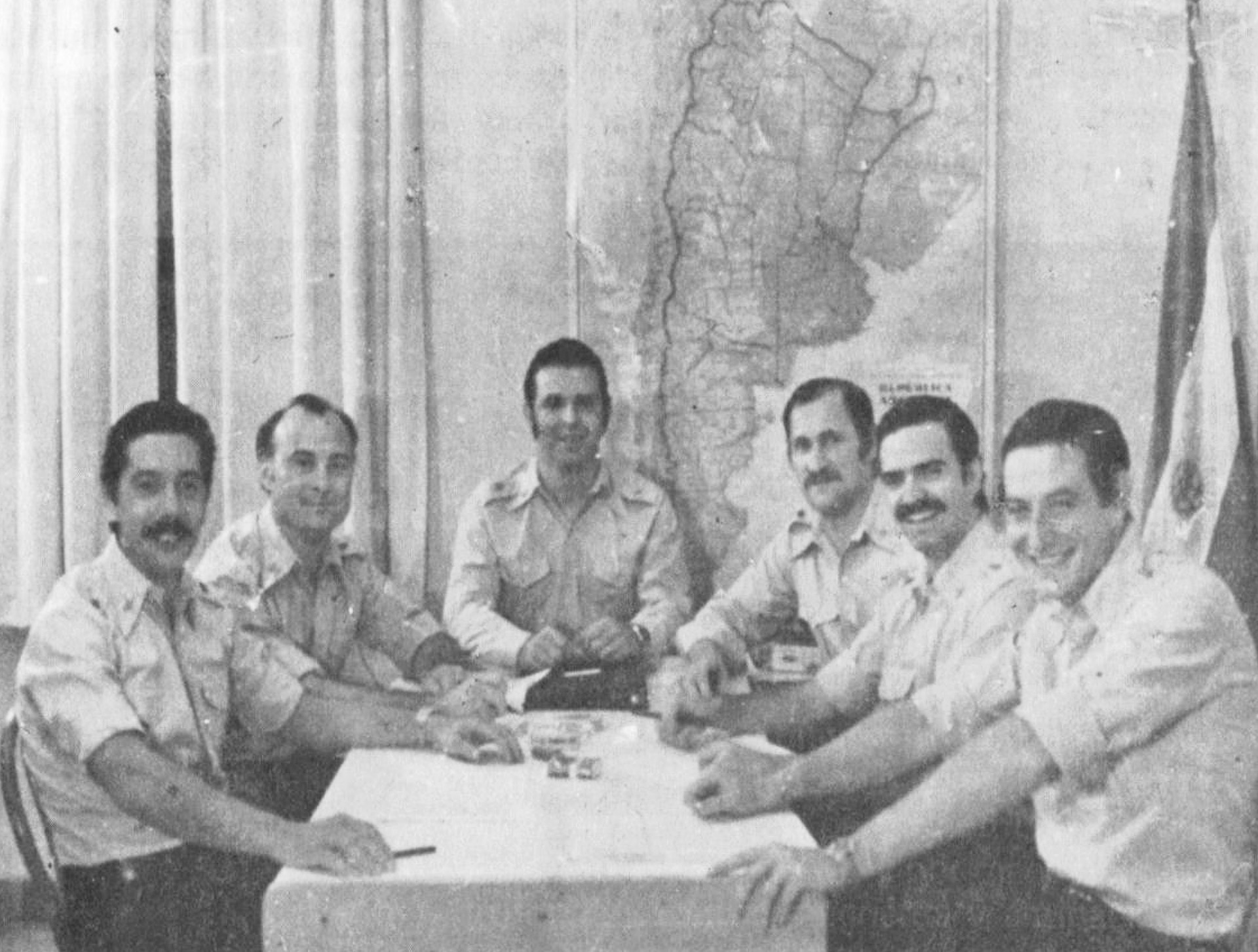Mario Firmenich a la cabeza de la cúpula de Montoneros, autores de cuatro grandes ataques contra la policía en 1976
