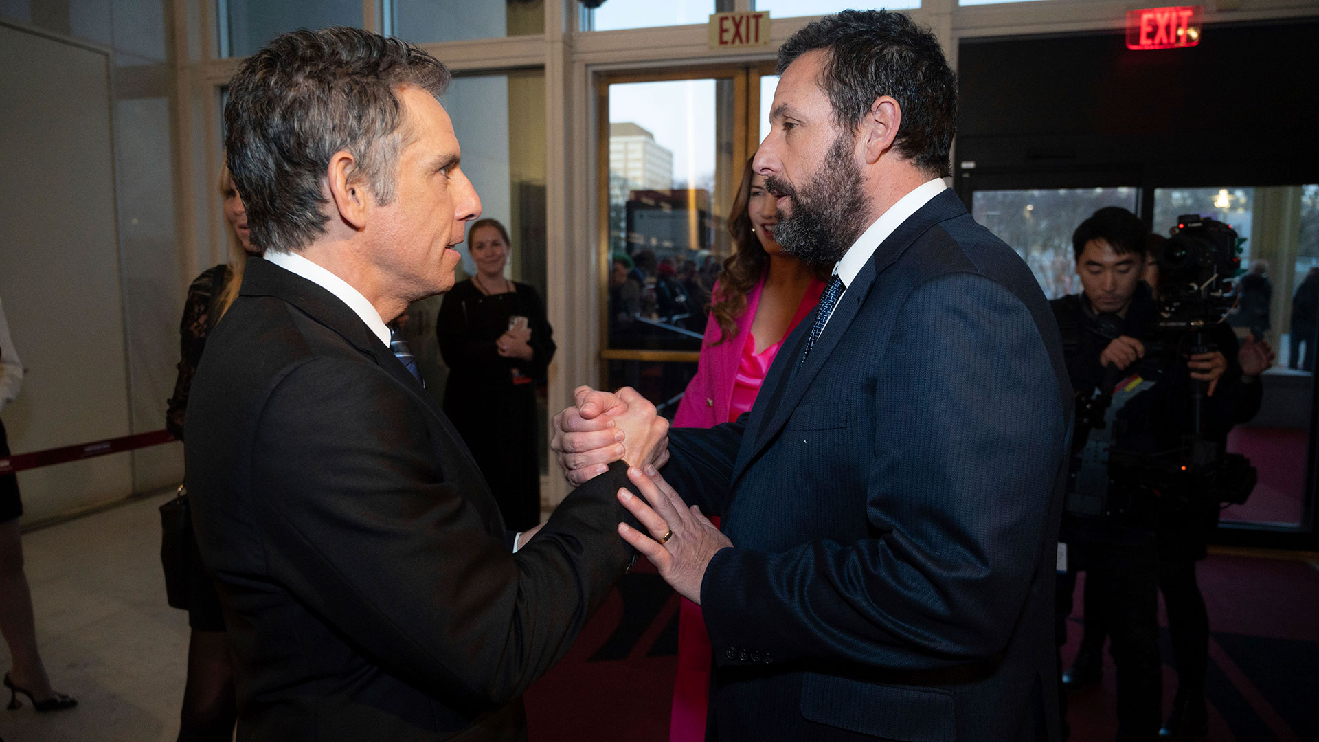 Ben Stiller y Adam Sandler en la entrega del Premio Mark Twain (AP Photo/Kevin Wolf)