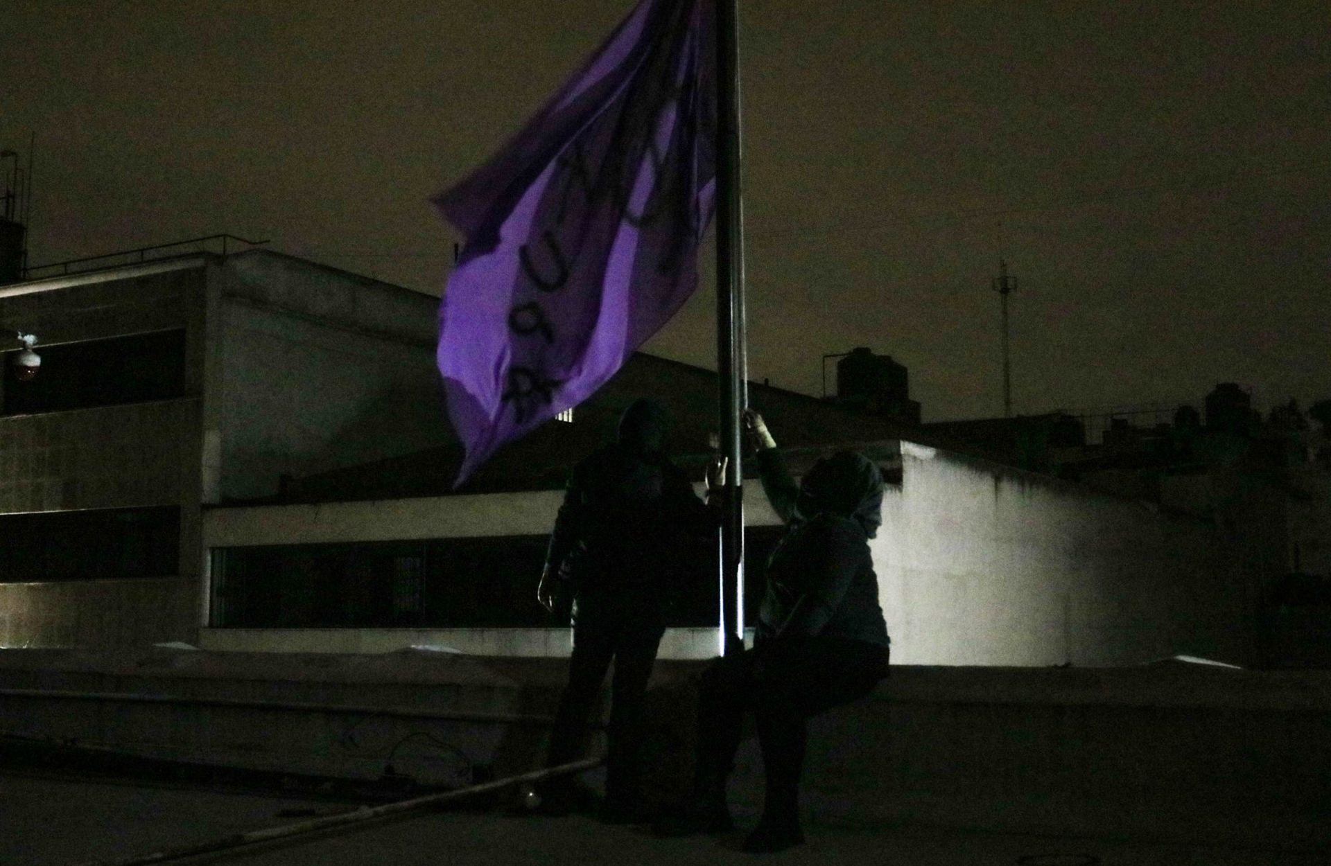 Las protestantes estarían exigiendo las renuncias de Grisel Barrientos, directora del Instituto Municipal de la Mujer, y Sandra Pacheco, del Centro de Justicia para las Mujeres en el Edomex. (Foto: Cuartoscuro)