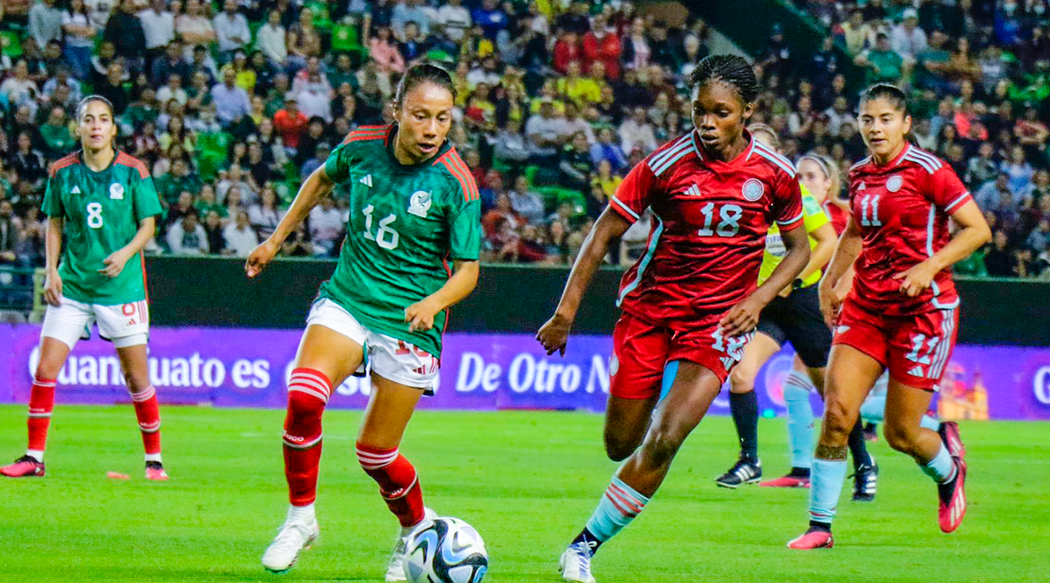 Nelson Abadía y las convocadas para los amistosos de la selección Colombia Femenina