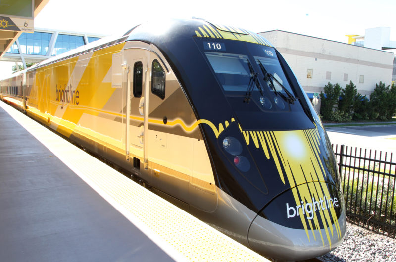 El tren rápido entre Miami y Orlando abaratará los costos de viaje. (EFE)
