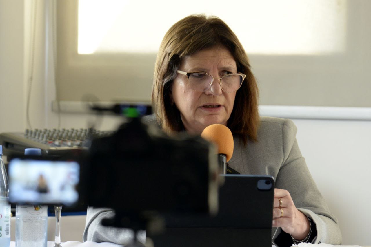 Patricia Bullrich dijo que hay que “salir del cepo de manera inmediata” y habló de “terapia de shock”