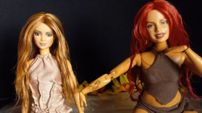 “Más Buena, más Dura, más Barbie”: Así inspiran Shakira y Karol G a dos artistas de muñecas