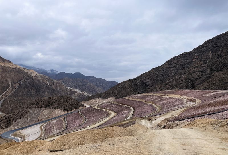 Empresarios uruguayos ven un “moderado deterioro” del clima de negocios en el país: solo el 13% aprueba la gestión de Orsi