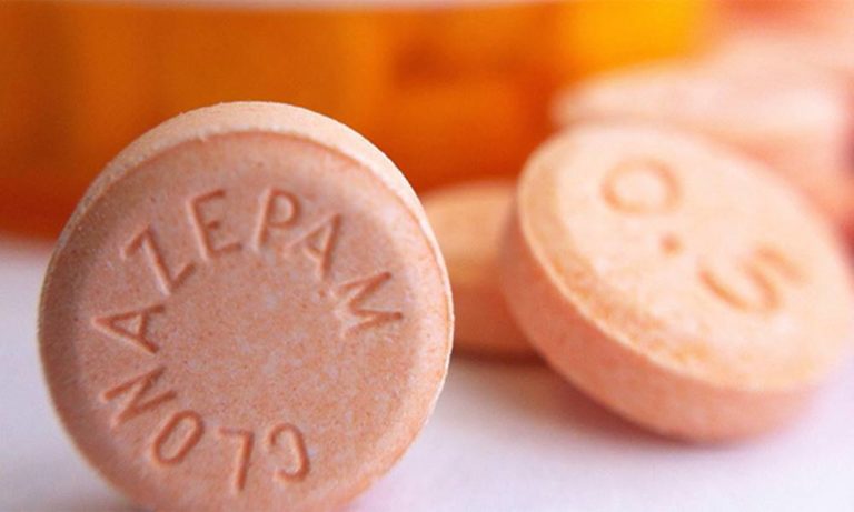 El clonazepam es un medicamento controlado que se utiliza en tratamientos psiquiátricos.