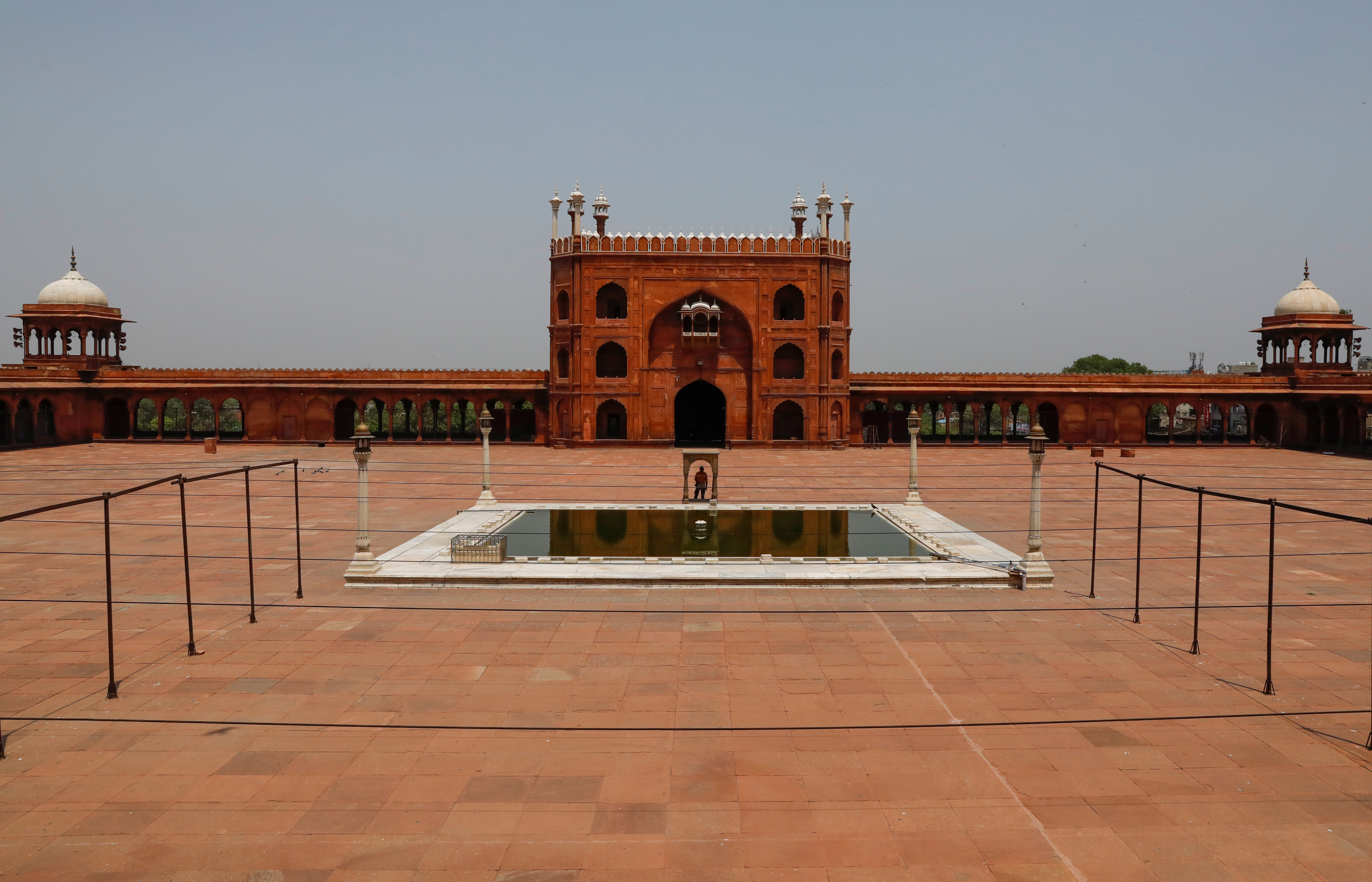 Vista general del Jama Masjid vacío, en Delhi, India (REUTERS/Anushree Fadnavis)