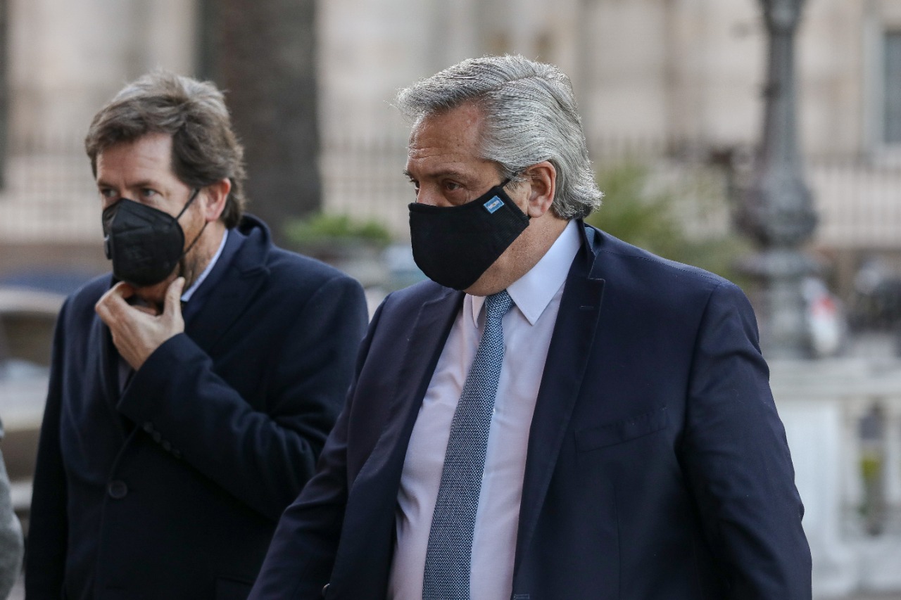 El presidente Alberto Fernández junto a su vocero, Juan Pablo Biondi (Presidencia de la Nación)