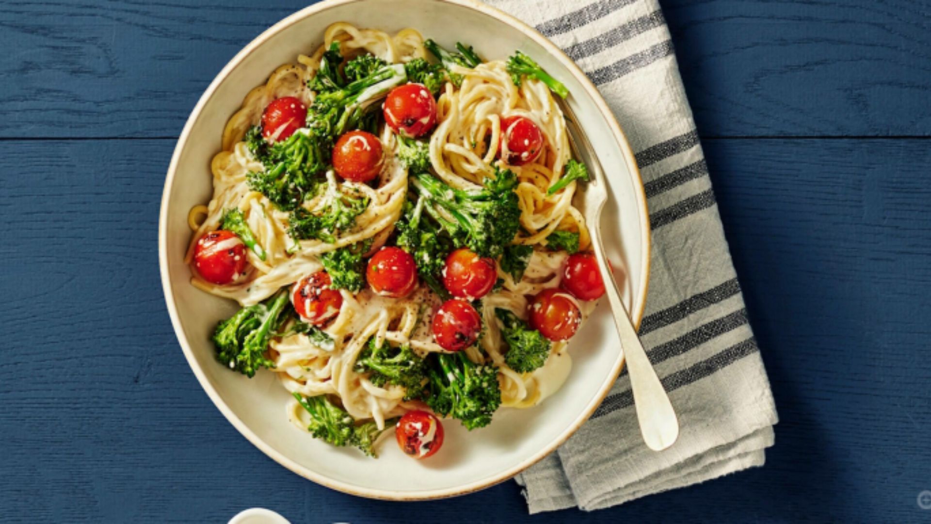 Braised creamy pasta with broccoli and cherry tomatoes (Credit Hellmann's)