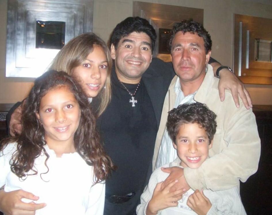 Jorge Quiroz junto a Diego Maradona, con quien compartió el equipo de Boca campeón en 1981
