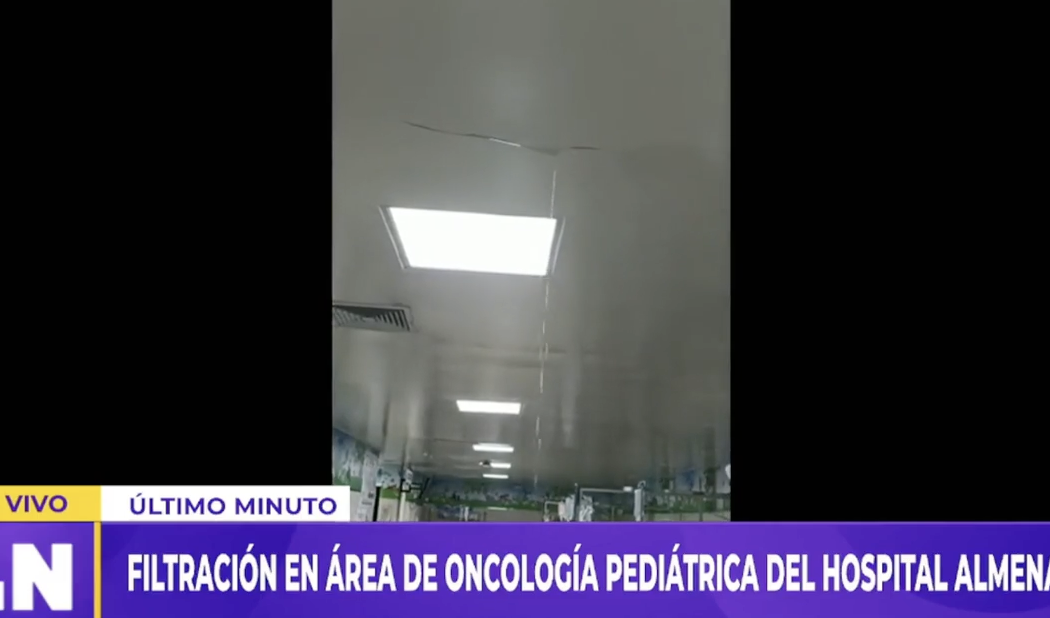Intensive Regenfälle in Lima verursachen Wassereinbrüche im Krankenhaus von Almenara.