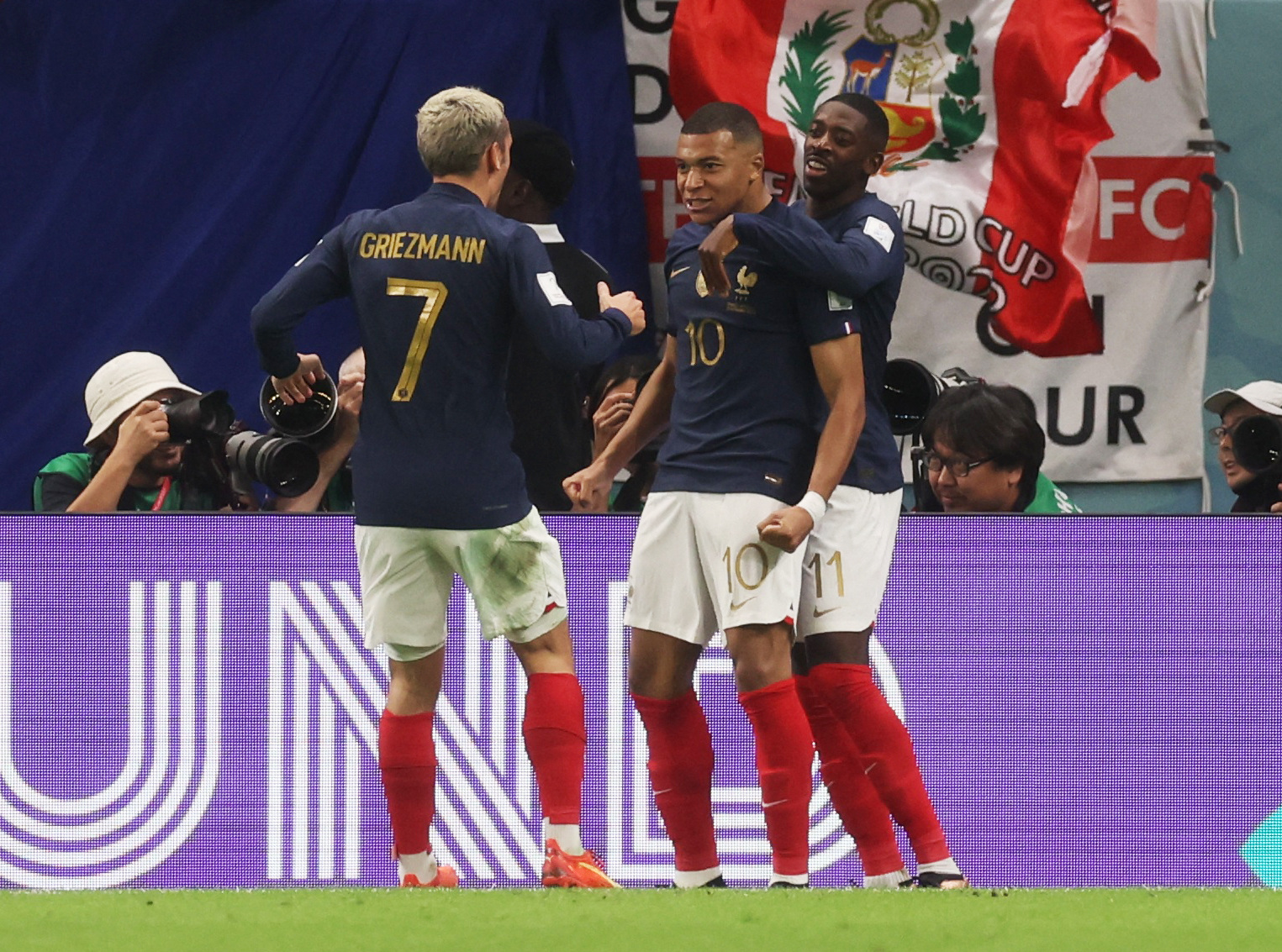Kylian Mbappe festeja el 3-1 de Francia tras marcarle su gol a Australia (REUTERS/Paul Childs)