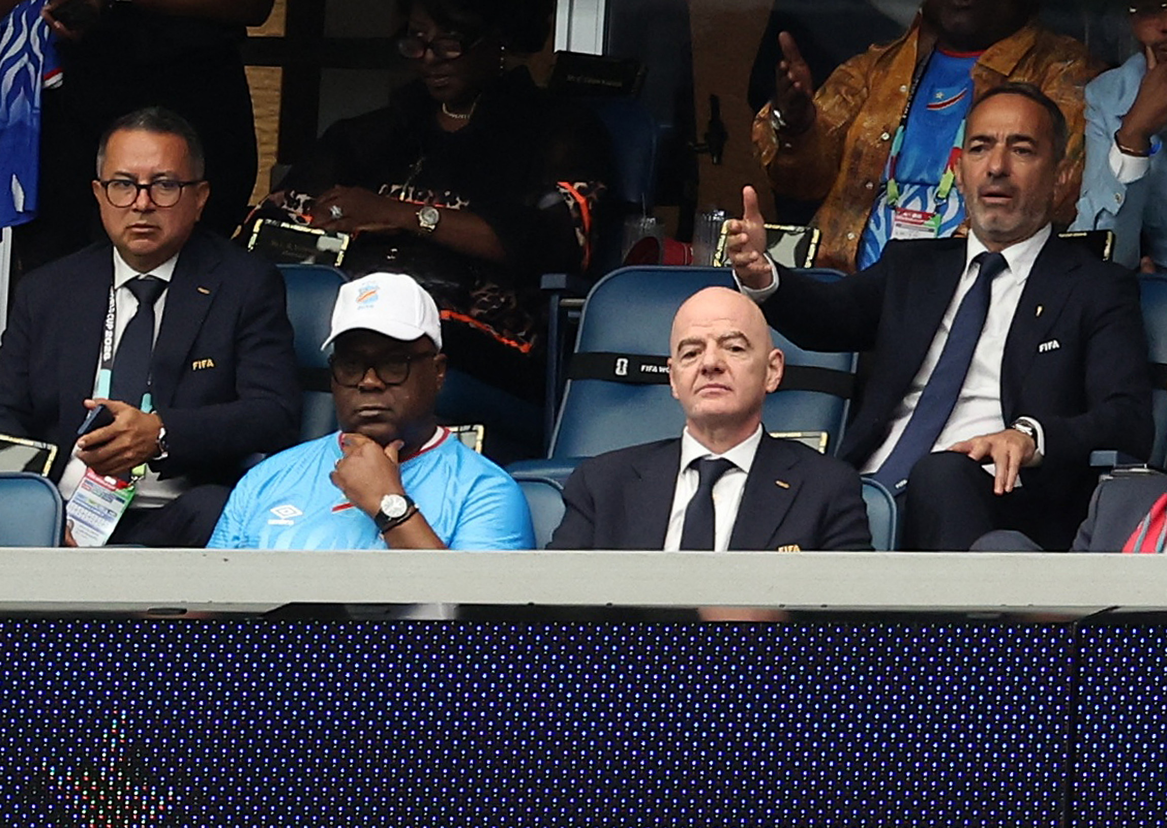 El motivo por el que Gianni Infantino recibe críticas por estar en dos partidos por día del Mundial - Infobae