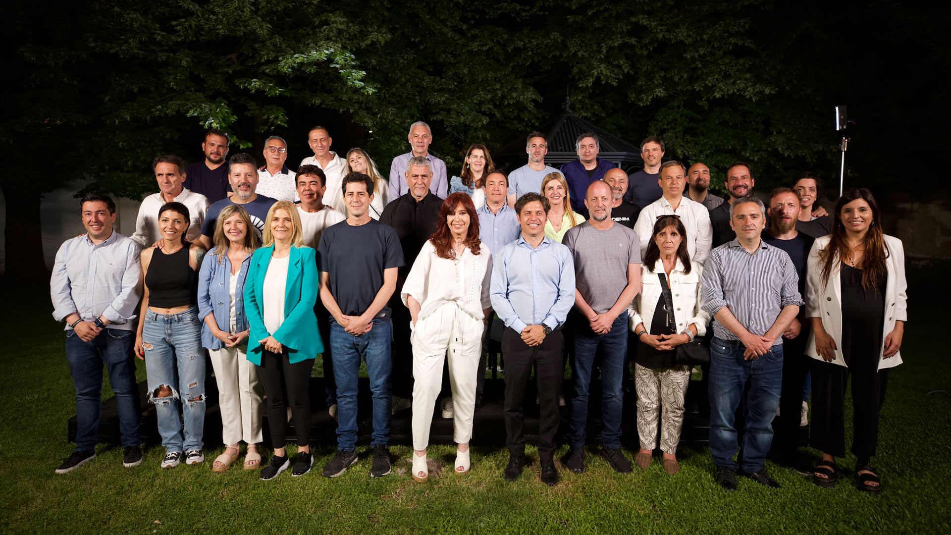 Cristina Kirchner junto a dirigentes de la provincia de Buenos Aires 