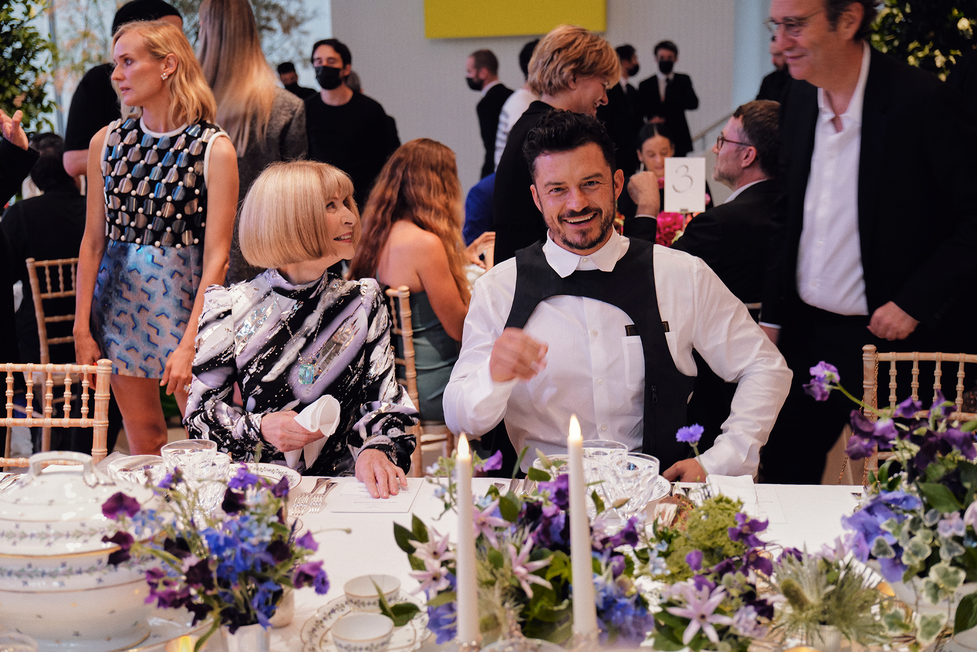 Anna Wintour y Orlando Bloom se divirtieron en la mesa principal de la cena 