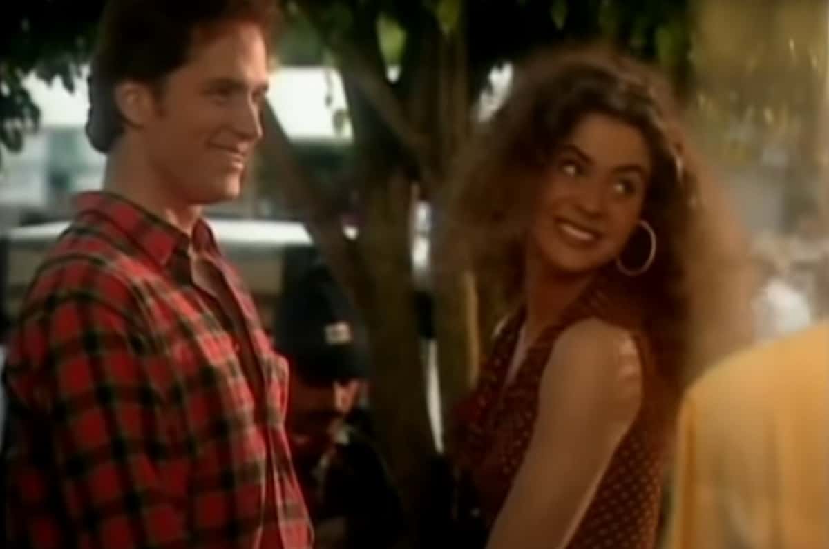 Escena de la telenovela Café con aroma de mujer con Margarita Rosa de Francisco en compañía del actor brasileño-estadounidense Guy Ecker, 1994