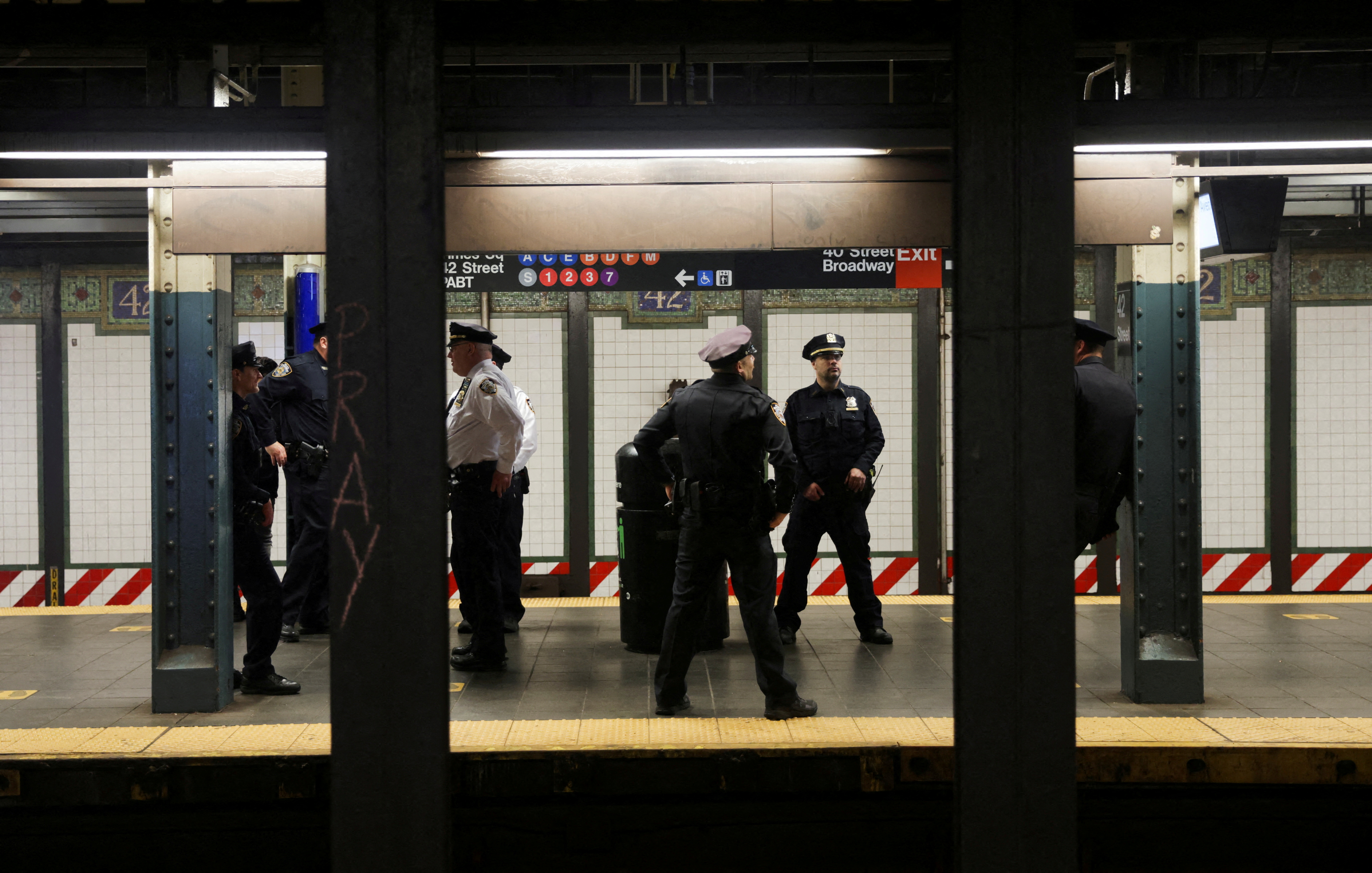 A câmera de segurança do metrô de Nova York, onde ocorreu o tiroteio que deixou 29 feridos, não estava operacional.