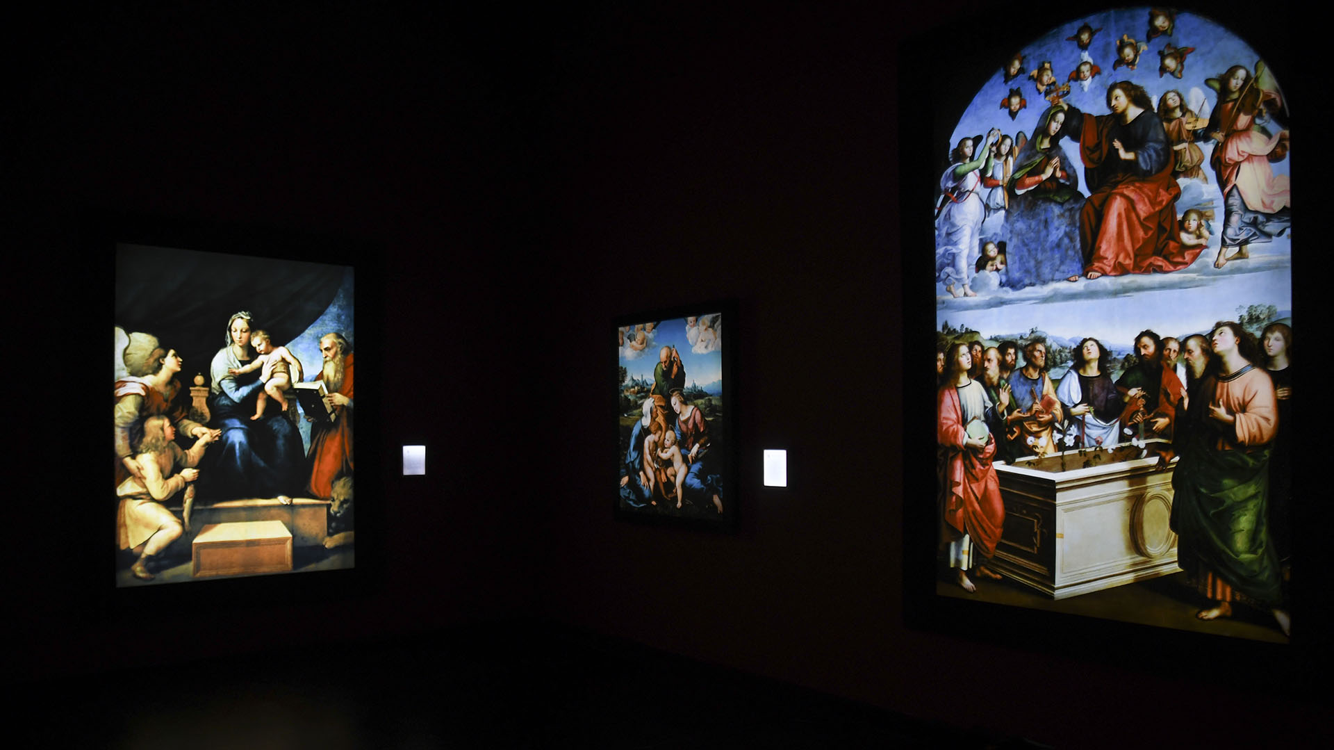 "Las Vírgenes de Rafael. Reflejos del cielo sobre la tierra"  presenta 19 reproducciones de obras y una instalación que conjuga arte y ciencia  (Lara sartor)