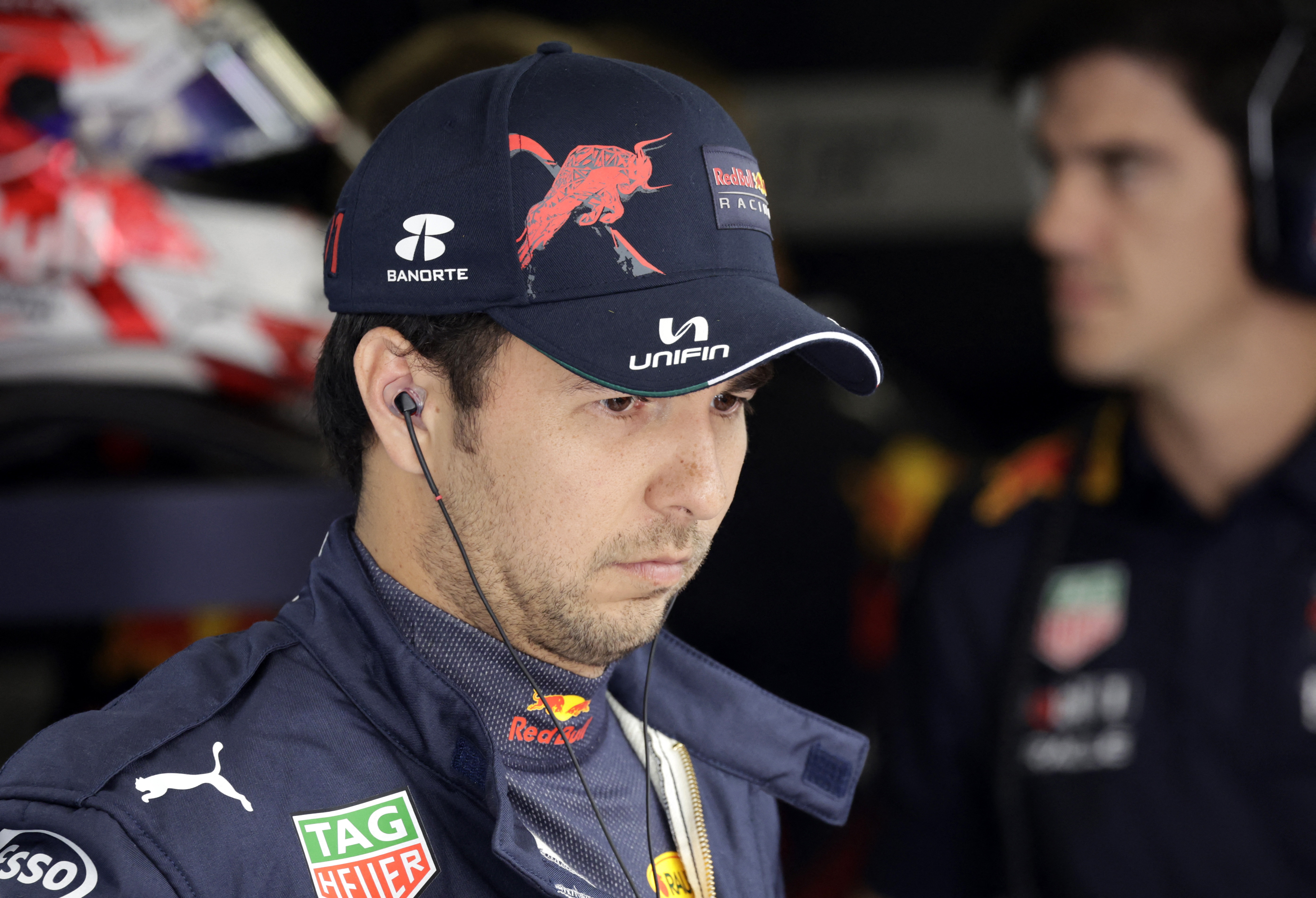 Checo Pérez todavía se encuentra en la lucha por el subcampeonato de pilotos y en busca de asegurar el Mundial de Constructores para Red Bull (Foto: REUTERS/Leonhard Foeger)
