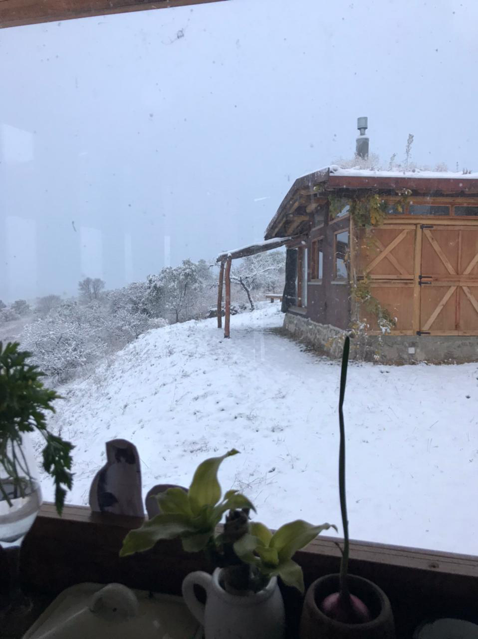 En el valle de Calamuchita y en Traslasierra, según informaron fuentes municipales, se registraron capas de nieve de hasta 10 centímetros