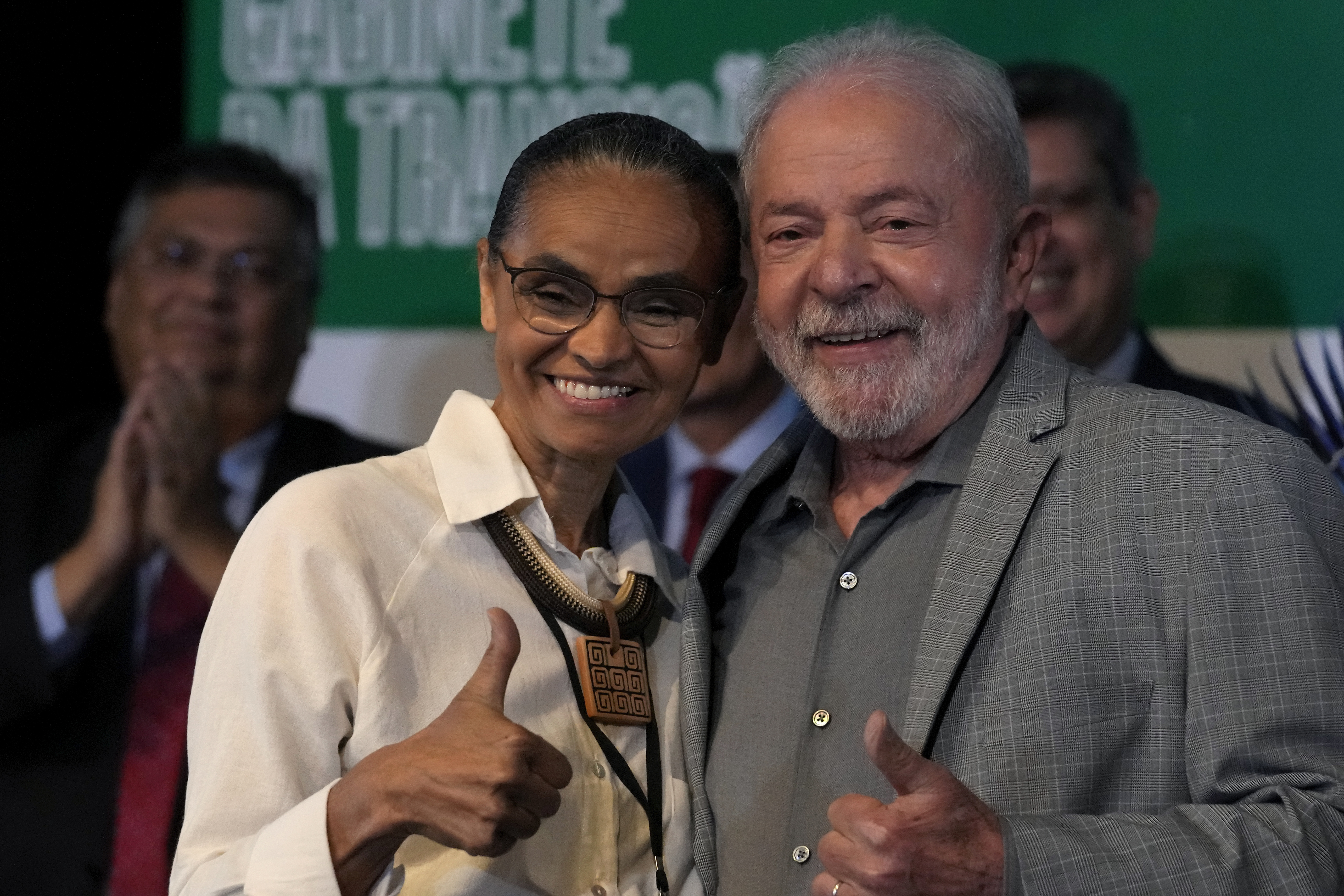 El presidente electo de Brasil, Luiz Inacio Lula da Silva, y su recién designada ministra de Medio Ambiente, Marina Silva (AP Foto/Eraldo Peres)