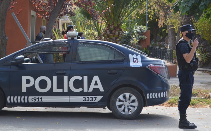 Femicidio en Mendoza: un hombre mat&oacute; a su pareja y se escap&oacute;, pero se entreg&oacute; en una comisar&iacute;a m&aacute;s de 24 horas despu&eacute;s