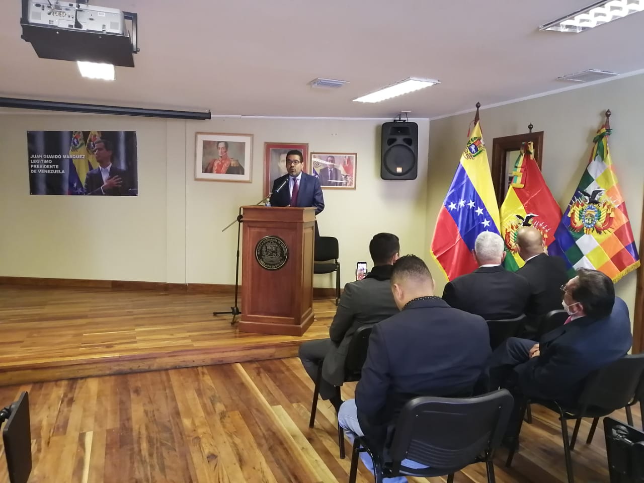  Embajador de Venezuela en Bolivia, Winston Flores.