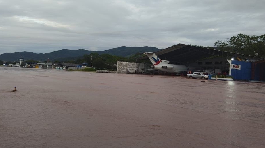 Lluvias tienen en alerta casi 30 municipios en el Meta y Casanare, afectado el aeropuerto de Villavicencio