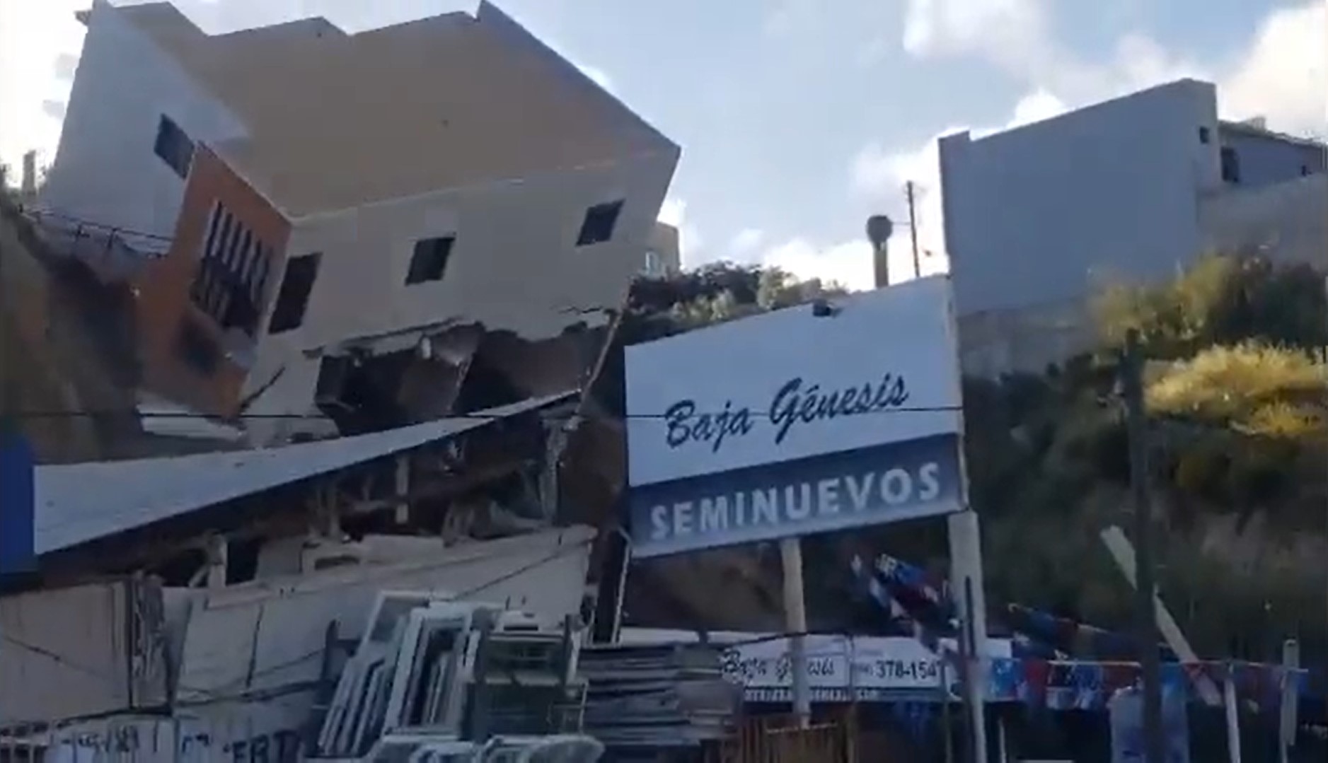 El impactante momento en el que colapsó un edificio en Tijuana, vecinos  denunciaron el peligro hace años - Infobae