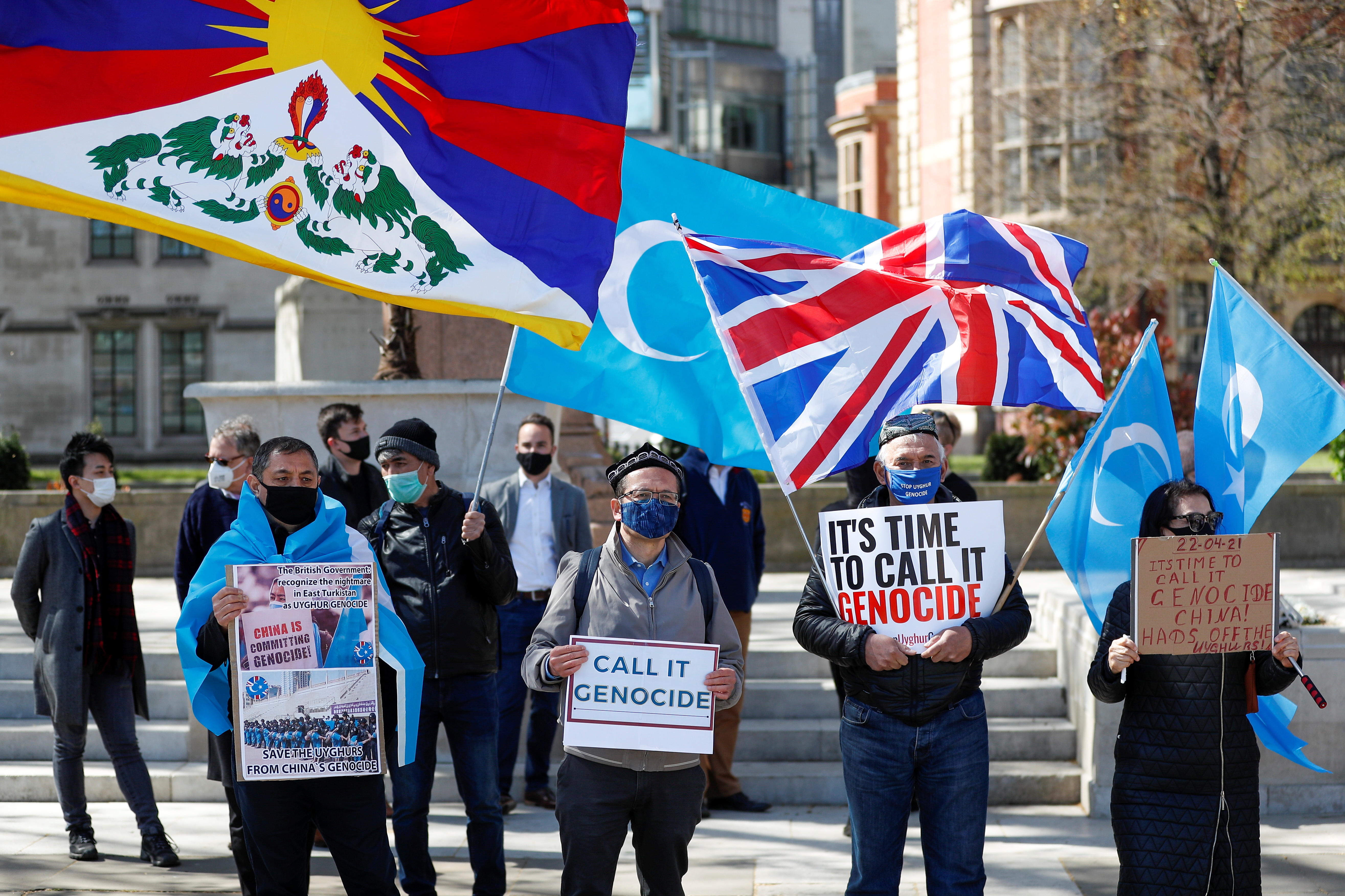 Protestas en el Parlamento británico contra el genocidio chino contra los uigures. REUTERS/Peter Nicholls
