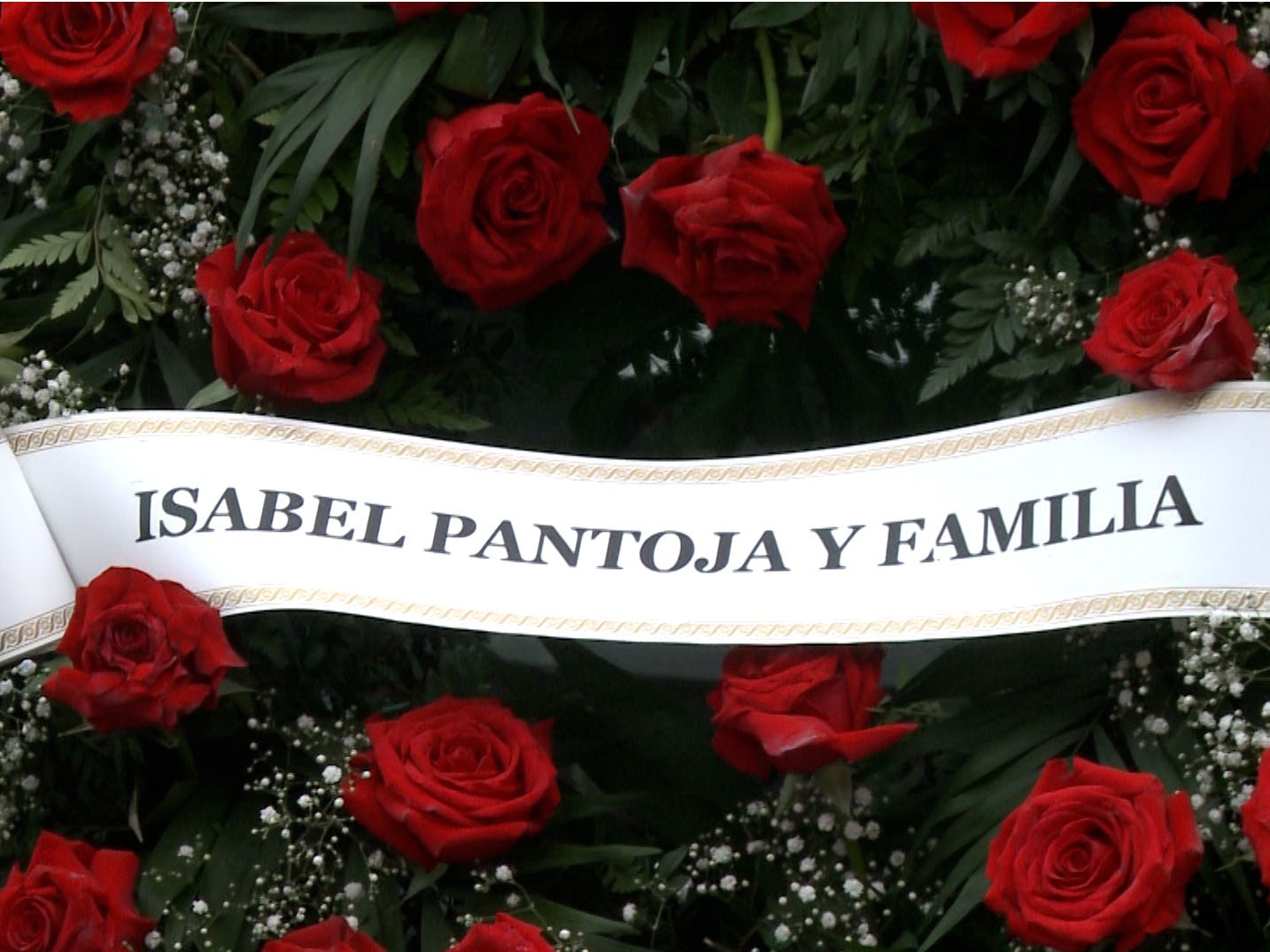 Isabel Pantoja envía una corona de flores a su nuera, Irene Rosales, tras  el fallecimiento de su padre - Infobae