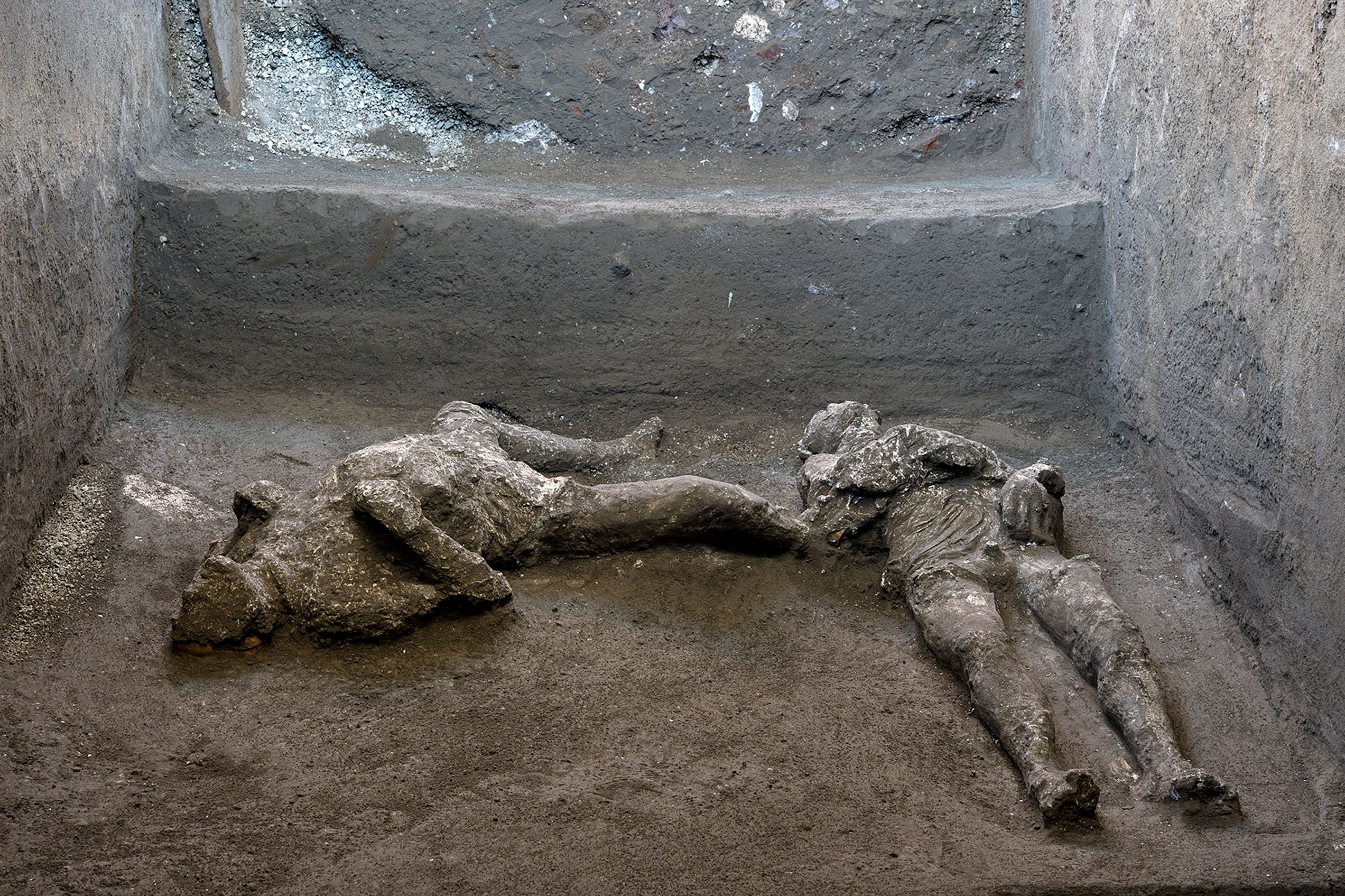 Restos de los hombres hallados durante una excavación en Pompeya. Luigi Spina/Handout via REUTERS    