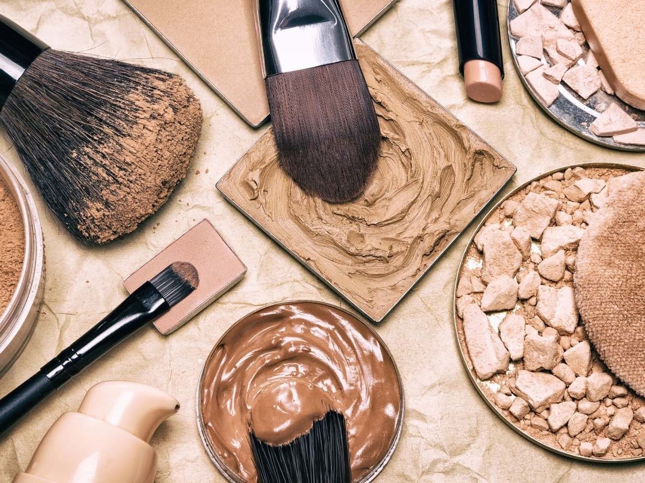 Cómo limpiar correctamente tus brochas de maquillaje - Infobae